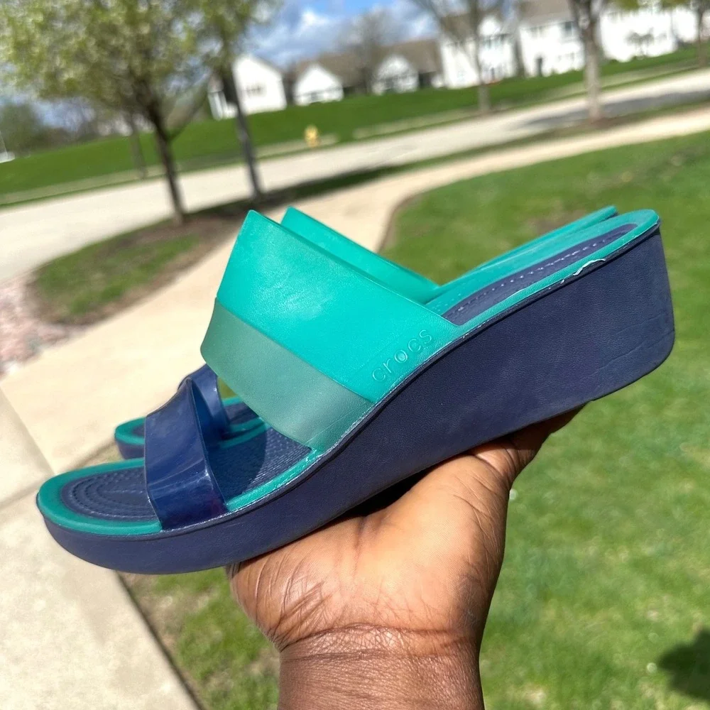 Crocs Colorblock Wedge Sandals Women's Size 9 Blue Shoes